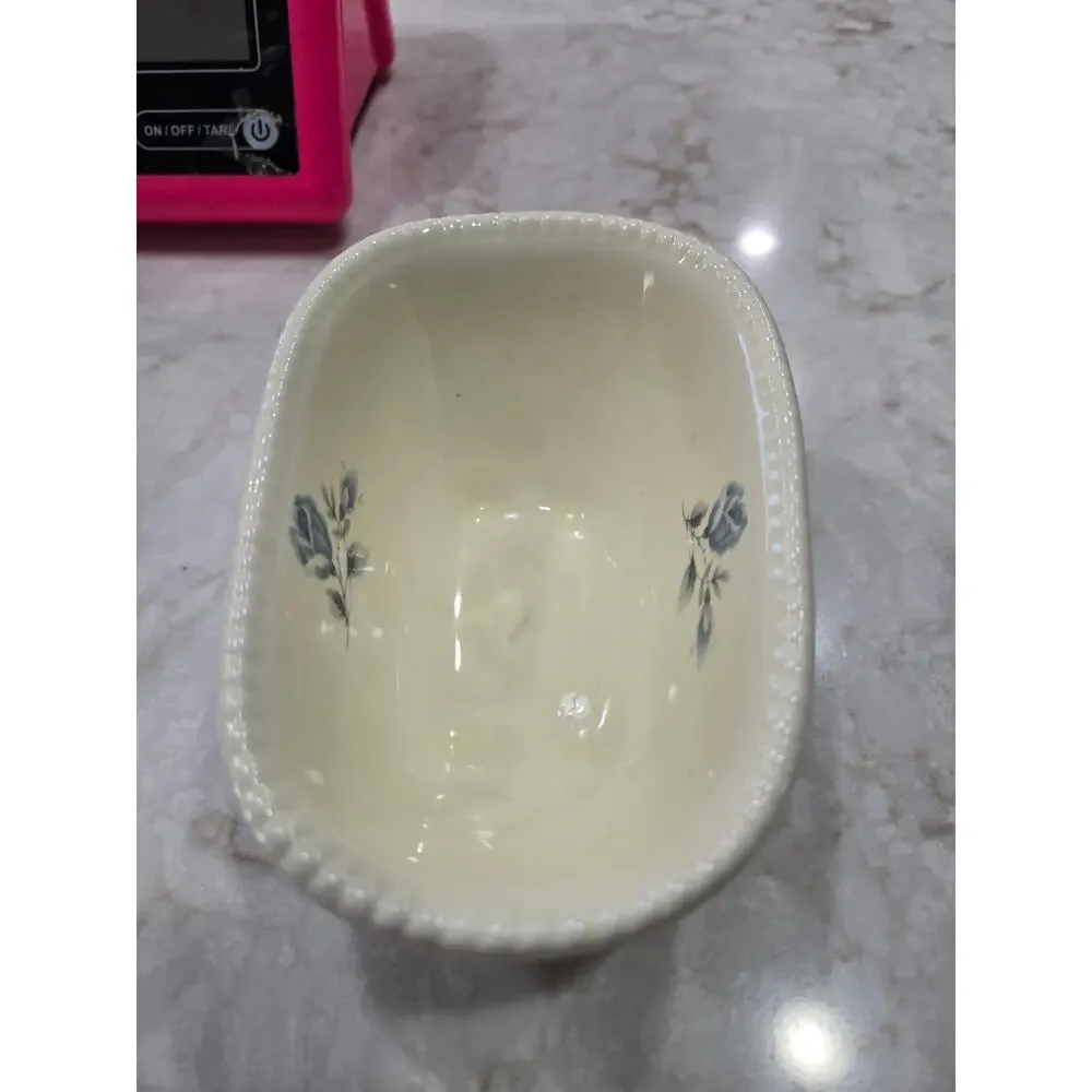Athena Cream Ceramic Soap Dish with Blue Rose Pattern